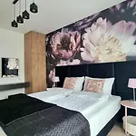 Nook Nook Bytkowska 103 アパートホテル カトヴィツェ