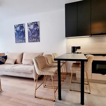 Nook Nook Bytkowska 103 * קטוביץ