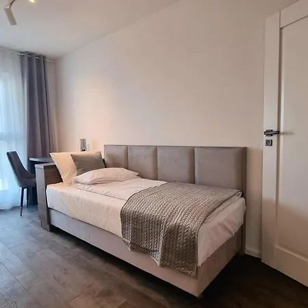 Ξενοδοχείο με διαμερίσματα Nook Nook Bytkowska 103 3*