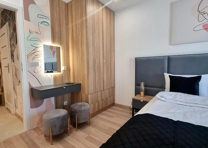 Nook Nook Bytkowska 103 מלון דירות